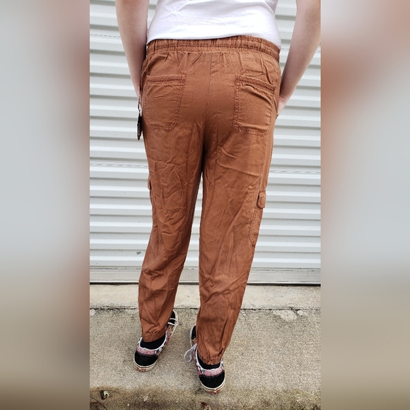 2 Pair Size M Joggers (1 Wild Fable Camo, 1 Knox Rose in Brown) - Picture 4 of 6